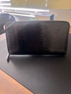 Louis Vuitton Rare Epi Leather electric organizer